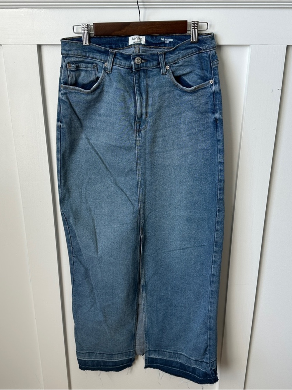 Kensie Straight Leg Jeans in Blue Wash